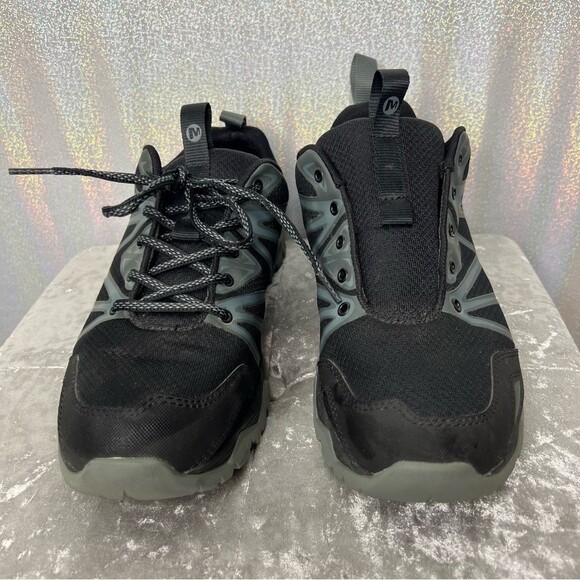 Athletic_Shoes